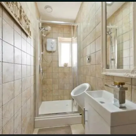 The Hideout ! Homestay Dublin
